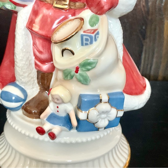 2003 Lenox Santa Around the World - United States - Joy to the World Music Box - Picture 5 of 15